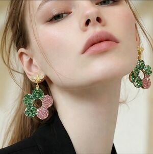 Hera Dangle Earrings 825 Silver Posts Featuring Gold Tone Bee And Crystal Flower